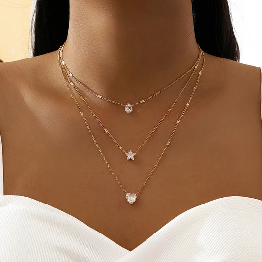 Collier ras-de-cou tendance avec pendentif